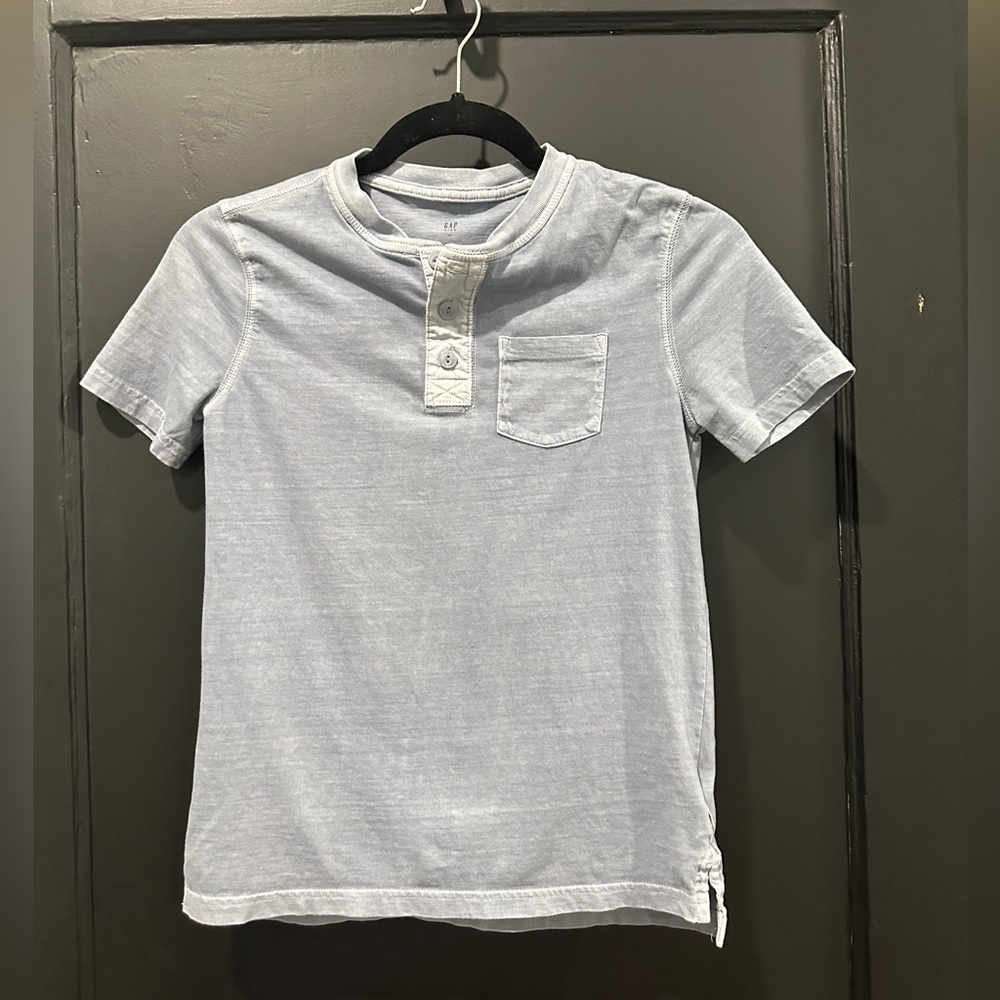 GAP Kids Henley Short Sleeve Tee in Blue - M